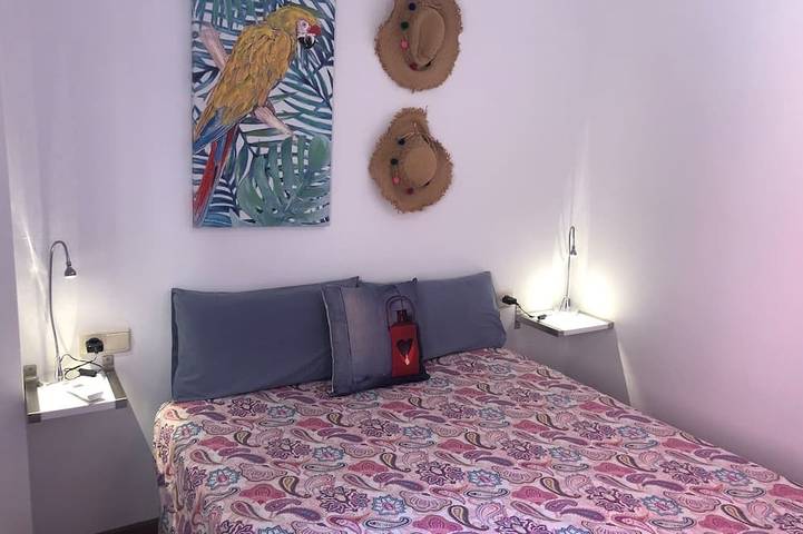 Entire apartment, Apt. 1st line beach. Large terrace with sea views. El Palo Promenade. in Playa del Palo, Malaga