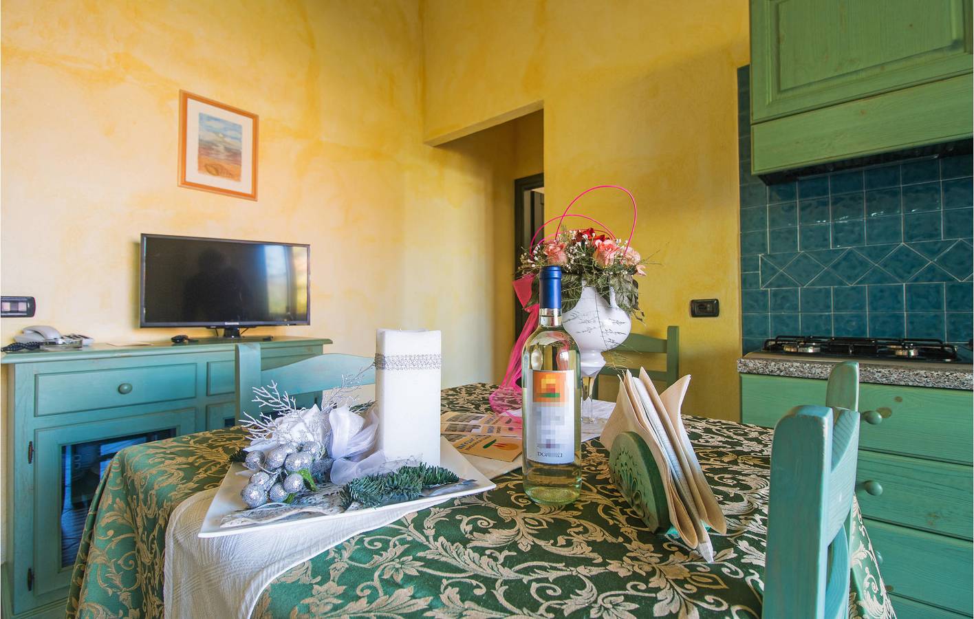 Ganze Ferienwohnung, Gemütliche Unterkunft mit Kochnische, Pool & WiFi in Strandnähe in Sos Alinos, Orosei