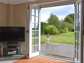 Log Cabin for 6 People in Angus, Scotland, Photo 2