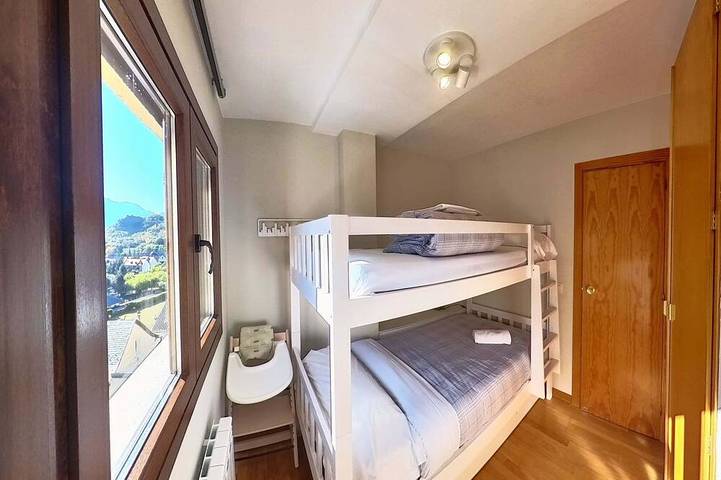 Ganze Wohnung, Sanvi viewpoint - tucasaenlospirineos in Escarrilla, Sallent de Gállego