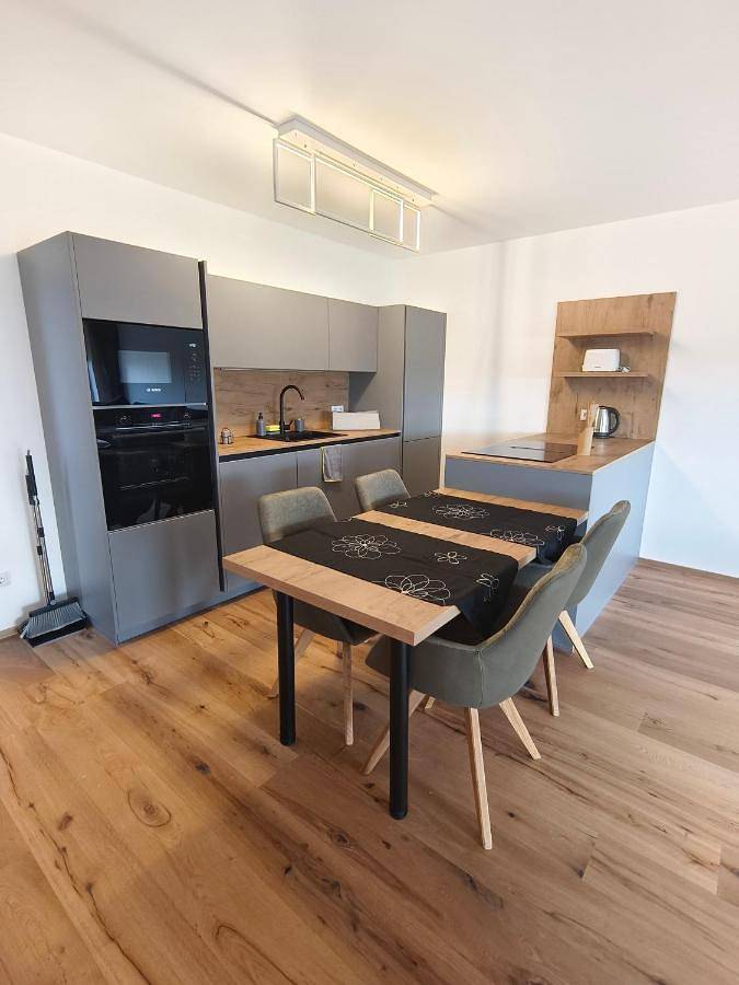 Ferienwohnung für 6 Personen, mit Balkon und Terrasse sowie Garten und Ausblick in Klosterneuburg - 2