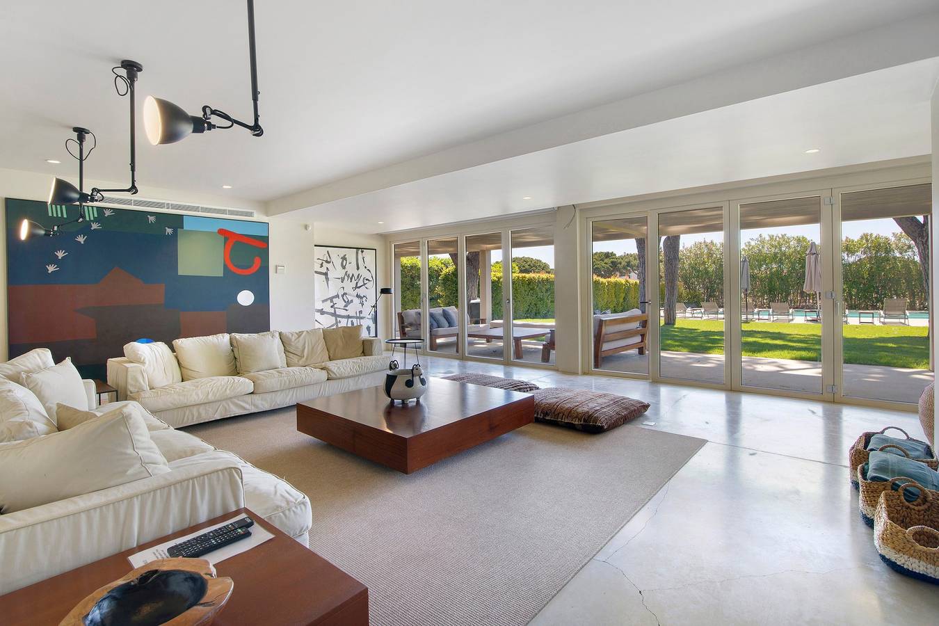 Villa 'Nine' with Private Pool, Wi-Fi and Air Conditioning in Vale do Lobo, Quarteira