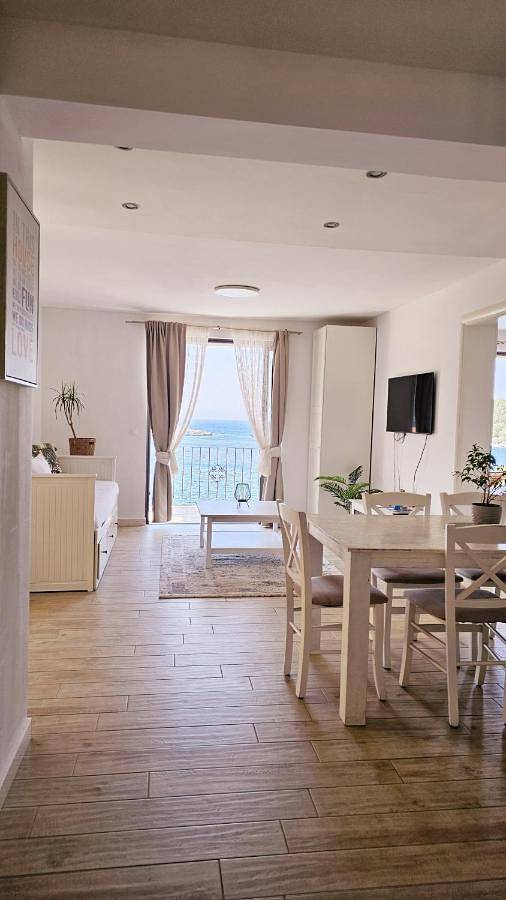 Maison d’hôte pour 4 personnes, avec piscine et sauna ainsi que vue et jardin, animaux acceptés dans Lastovo - 4