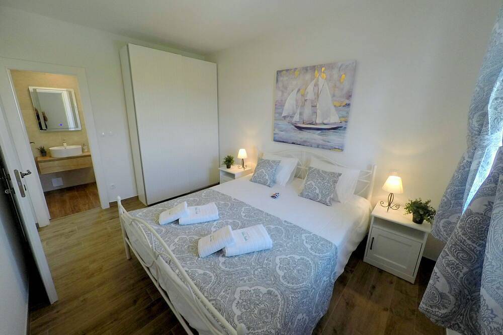Villa Noah (5 *): Steinhaus, Beheitzer pool, Whirlpool, Sauna, Fitness in Krk Stadt, Krk