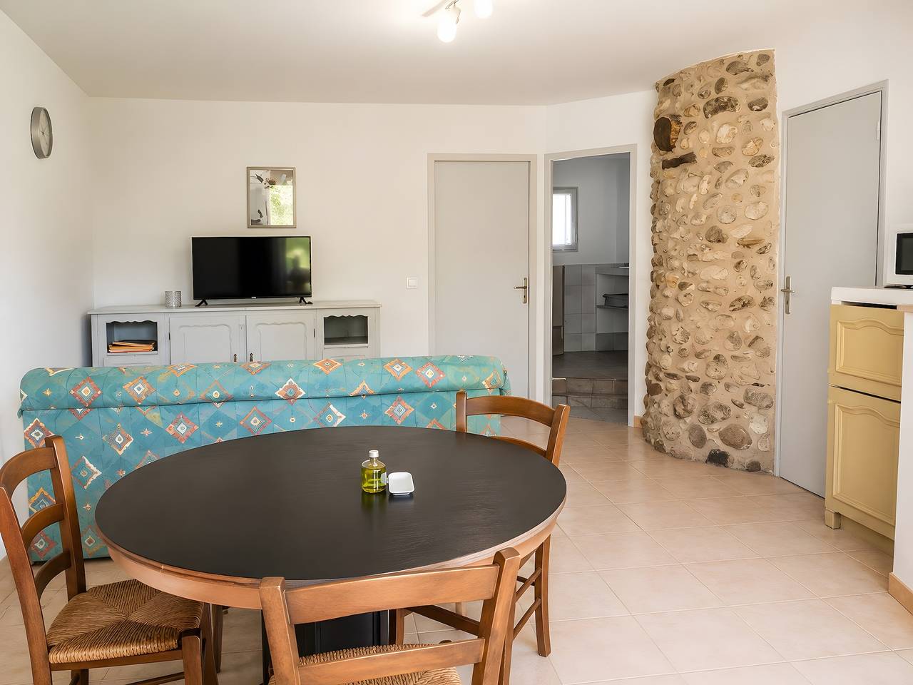 Appartement entier, Appartement Durance avec terrasse et jardin in Allemagne-en-Provence, Alpes-de-Haute-Provence