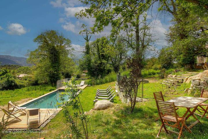 Gîte für 4 Personen, mit Garten und Pool sowie Terrasse auf Korsika