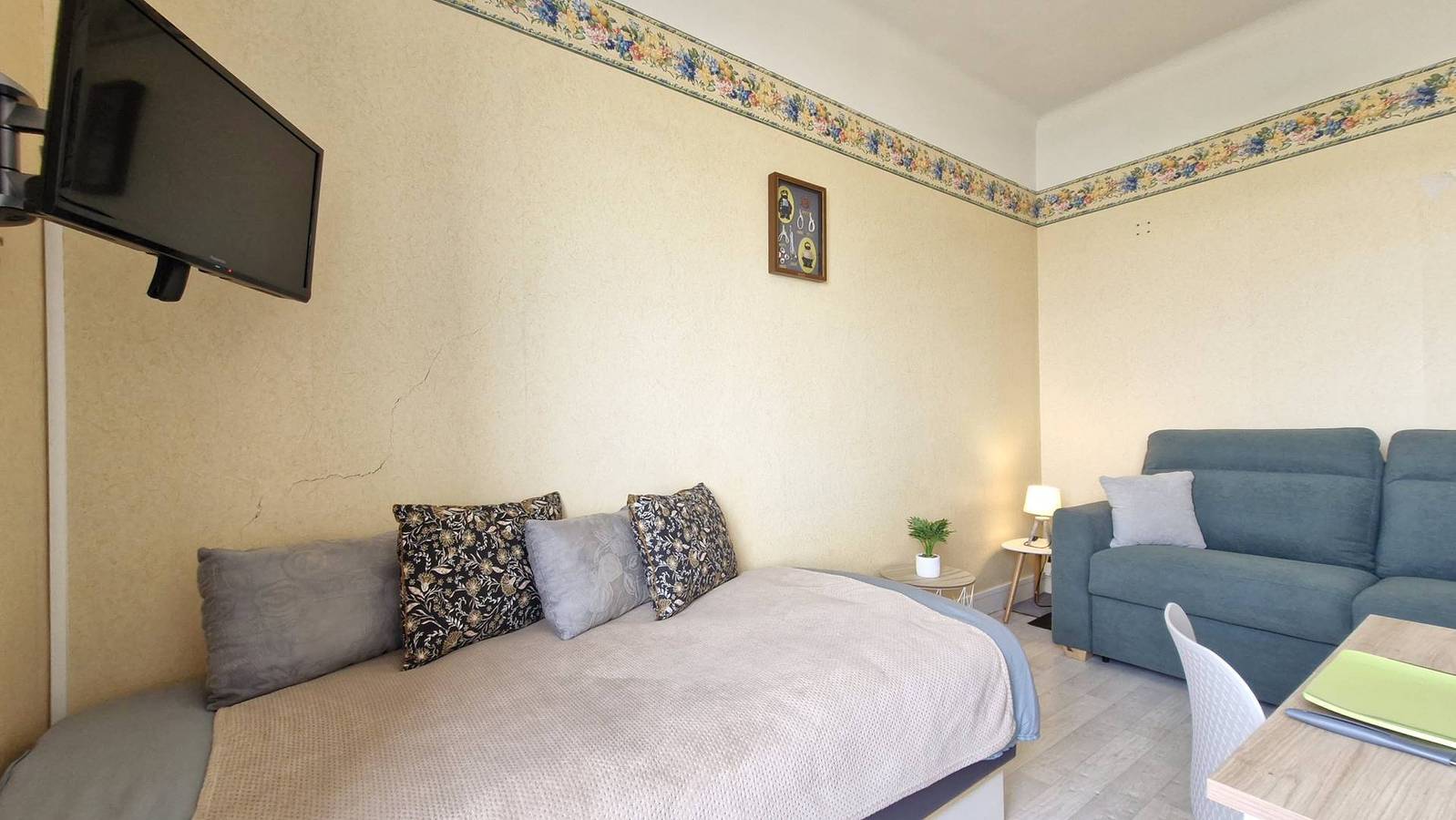 Studio entier, Royan Pontaillac - Studio Pleine Vue Mer - Ideal Petit Budget in Pontaillac, Royan