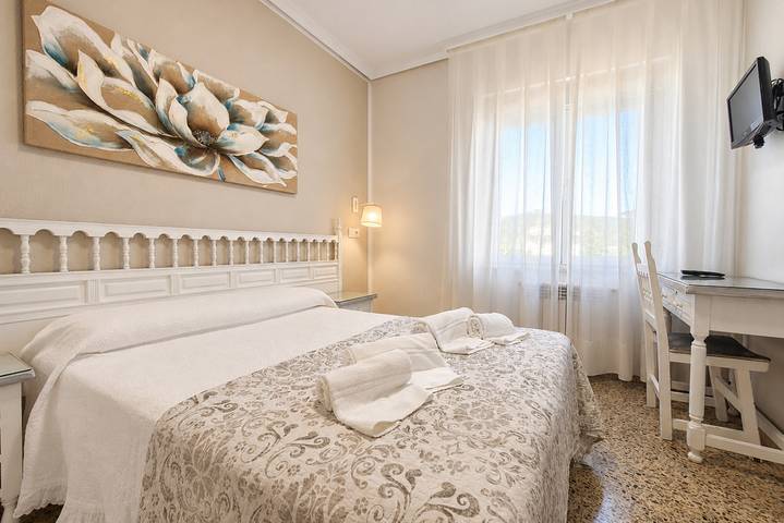 Ganze Wohnung, C27E02 Matrimonial Comfort Hostería El Capricho in Piélagos, Kantabrische Küste