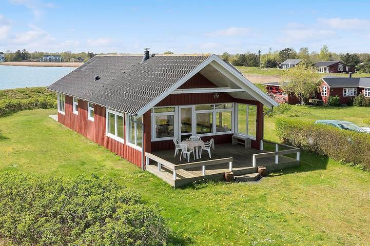 Ferienhaus für 4 Personen in Høll