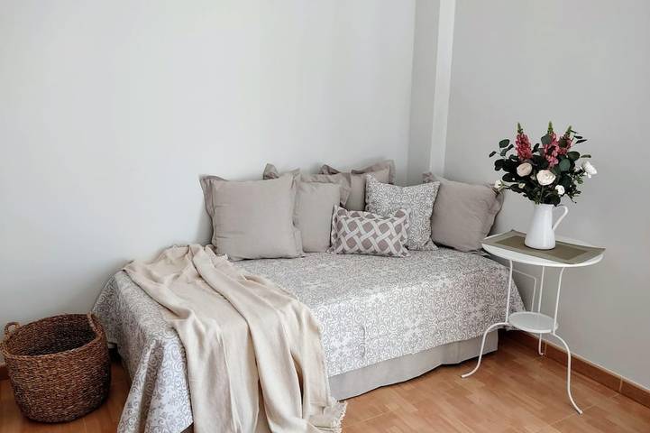 Appartement entier, Appartement avec grande terrasse et vue fantastique in Iznájar, Sierras Subbéticas
