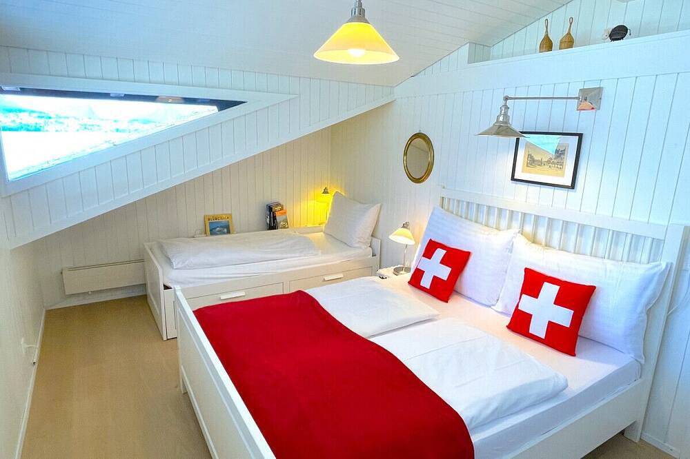 Geheel appartement, Swisshut Stunning Views Alps & Lake - Apart. Kirch in Sigriswil, Meer van Thun