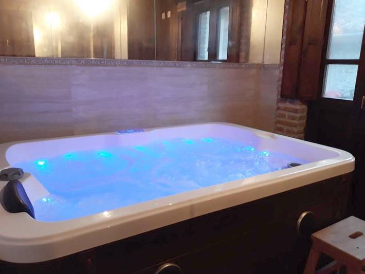 Casa rural para 8 personas, con balcón y jacuzzi en Comarca de Oriente - 2