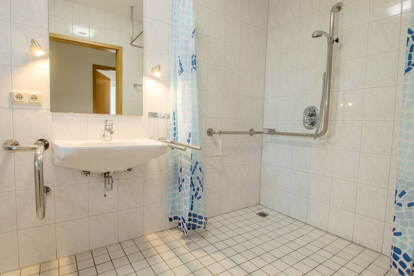 Ganze Wohnung, Komfortables Ferienhaus Nautilus in Zingst mit Garten und Terrasse in Strandnähe in Zingst, Fischland - Darß - Zingst