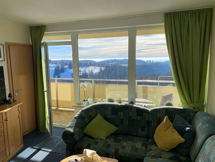 Ferienwohnung für 4 Personen, mit Balkon und Terrasse sowie Garten und Pool in Hohegeiß