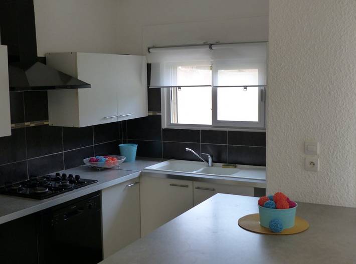 Gîte pour 6 personnes, avec terrasse et jardin dans Plage du Casino - 3