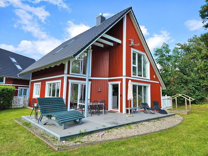 Ferienhaus für 8 Personen, mit Terrasse und Garten sowie Sauna und Ausblick in Blekendorf