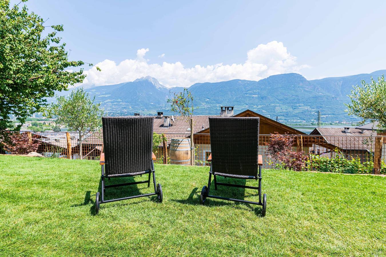 Ganze Wohnung, Ferienwohnung 'Lagrein' mit Bergblick, privater Terrasse und Wlan in Marling, Ortleralpen