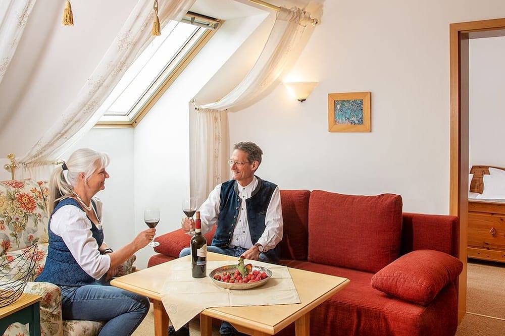 Ganze Wohnung, \"Seitenstüberl\" | Gemütliches Appartement lädt zum Gesundheitsurlaub in Bad Birnbach, Bayerische Golf und Thermenland
