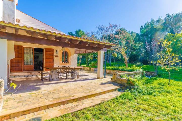 Apartamento para 8 personas, con jardín y terraza en Ses Covetes