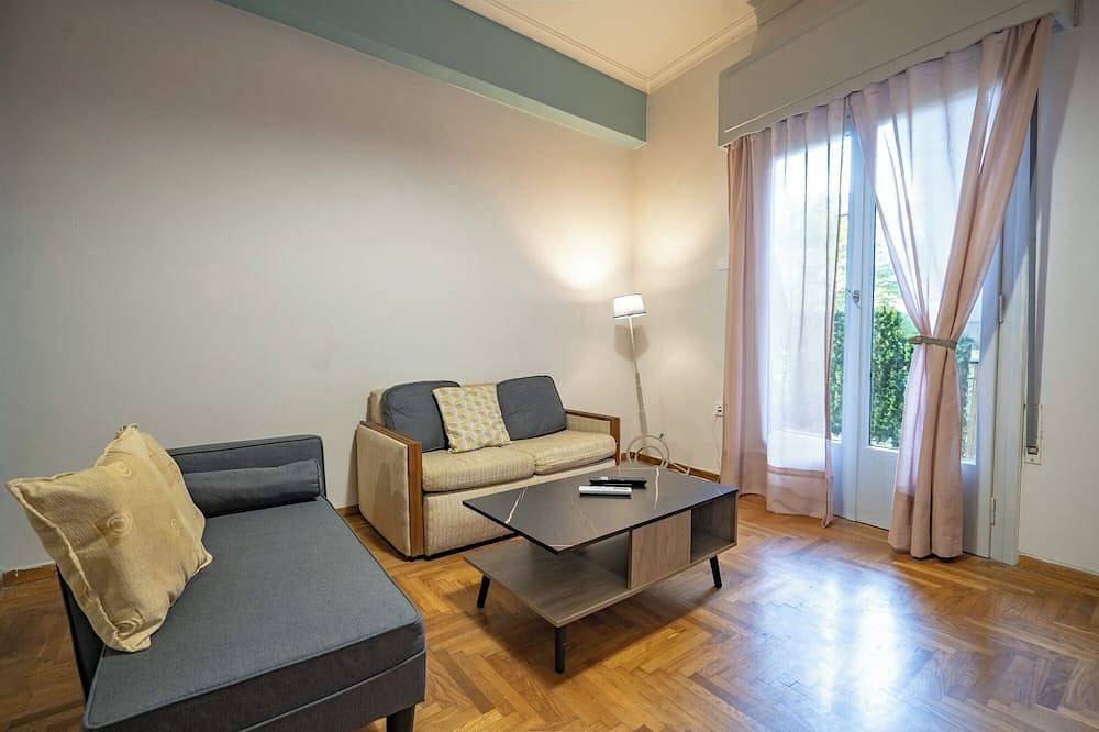Ganze Wohnung, Athenian Getaway near Metro-Agios Nikolaos in Zentral-Athen, Athen