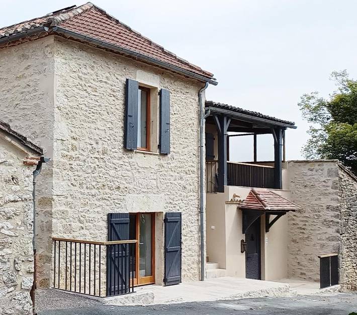 Location de vacances pour 4 personnes, avec Balcon ainsi que Terrasse et Piscine à Cambayrac