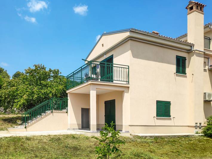Ferienhaus für 6 Personen, mit Ausblick und Garten sowie Balkon, mit Haustier in Barban