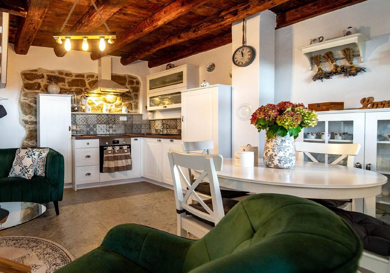 Ganze Ferienwohnung, Apartment in Lopar mit Garten, Grill und Terrasse in Lopar, Rab
