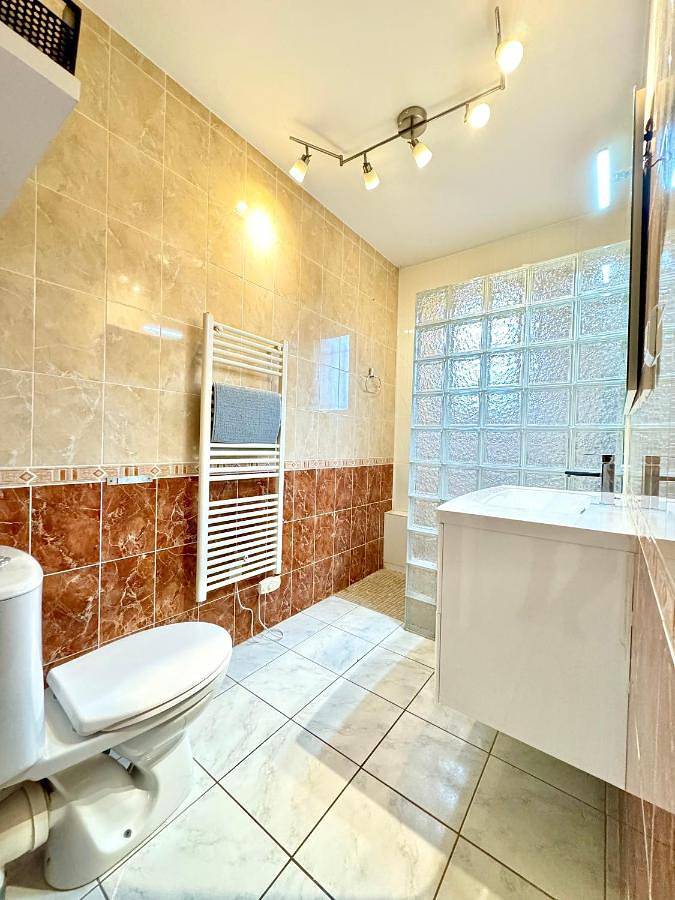 Gîte pour 5 personnes, avec jardin et piscine à Ventenac-en-Minervois - 3