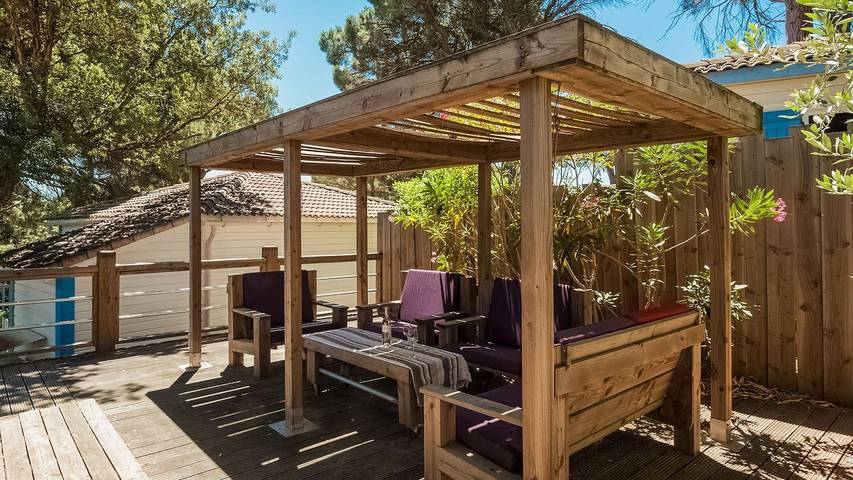 Chalet pour 5 personnes, avec piscine ainsi que terrasse et jardin, animaux acceptés à Gassin