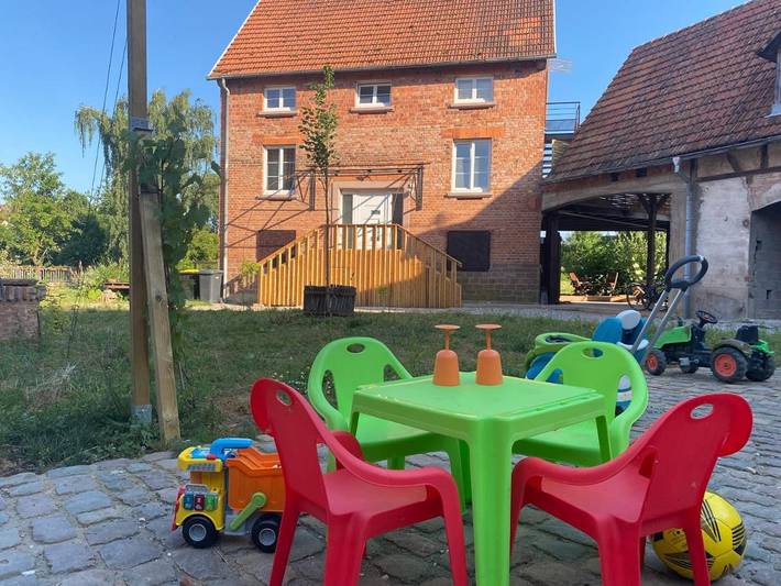 Gîte pour 4 personnes, avec Jacuzzi et Terrasse ainsi que Jardin et Sauna à Hoffen