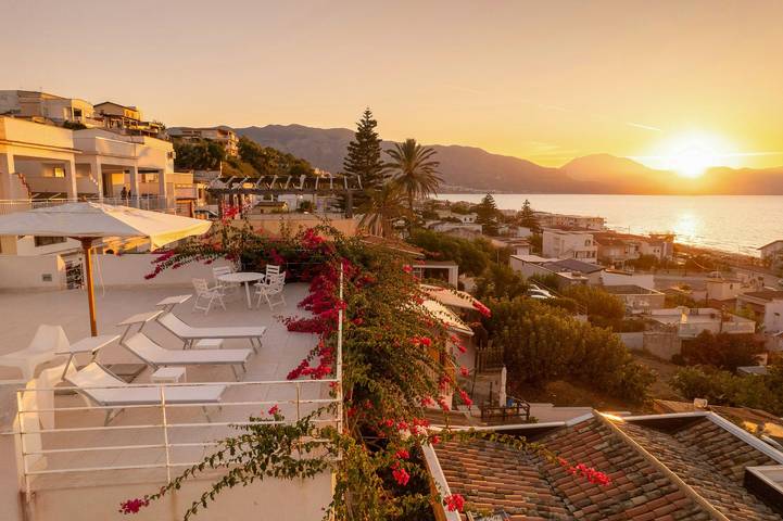 Villa con terrazas con vistas al golfo de Castellammare in Alcamo Marina, Alcamo