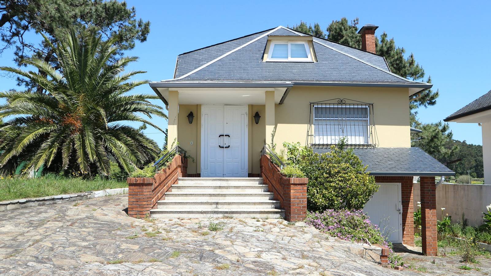 Maison spacieuse avec terrasse proche de Boiro et vue sur la mer in Boiro, Rías Baixas