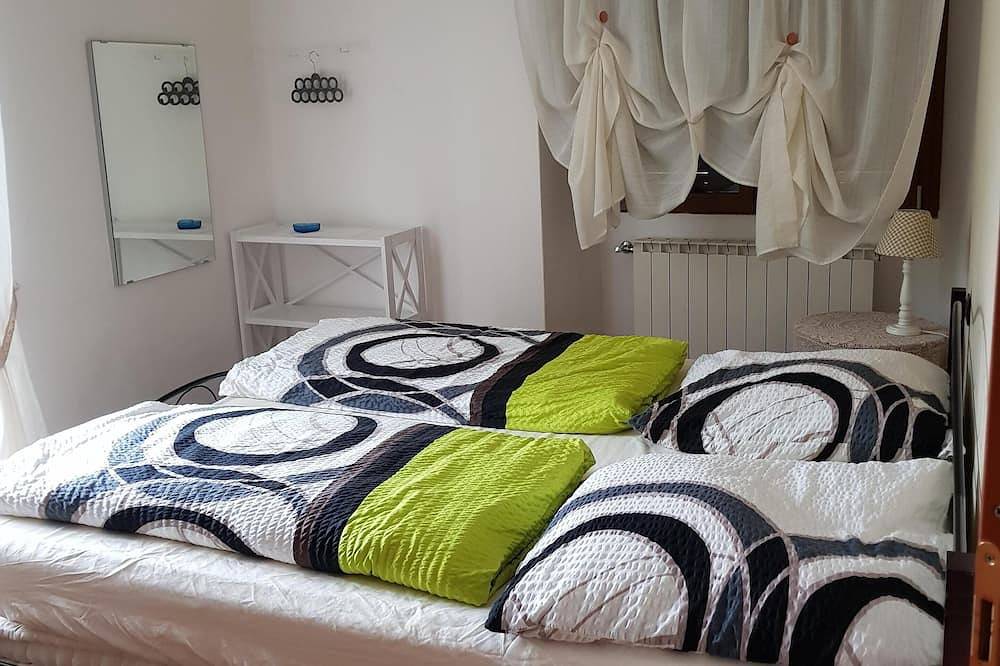 Geheel appartement, Comfortabel appartement met privétuin nabij het Ortameer en Milaan in Pella, Gemeente Pella