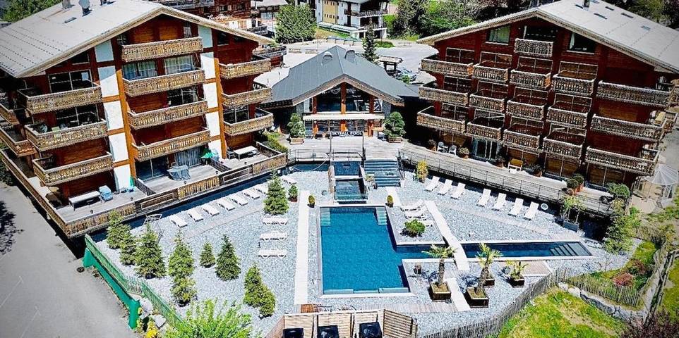 Hôtel pour 6 personnes, avec piscine et sauna ainsi que jacuzzi et jardin