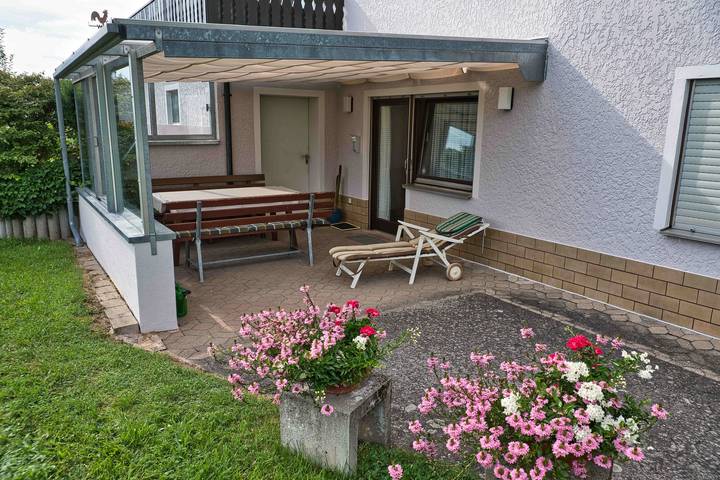 Ferienwohnung für 3 Personen, mit Balkon und Balkon/Terrasse sowie Terrasse und Garten in Haundorf - 2
