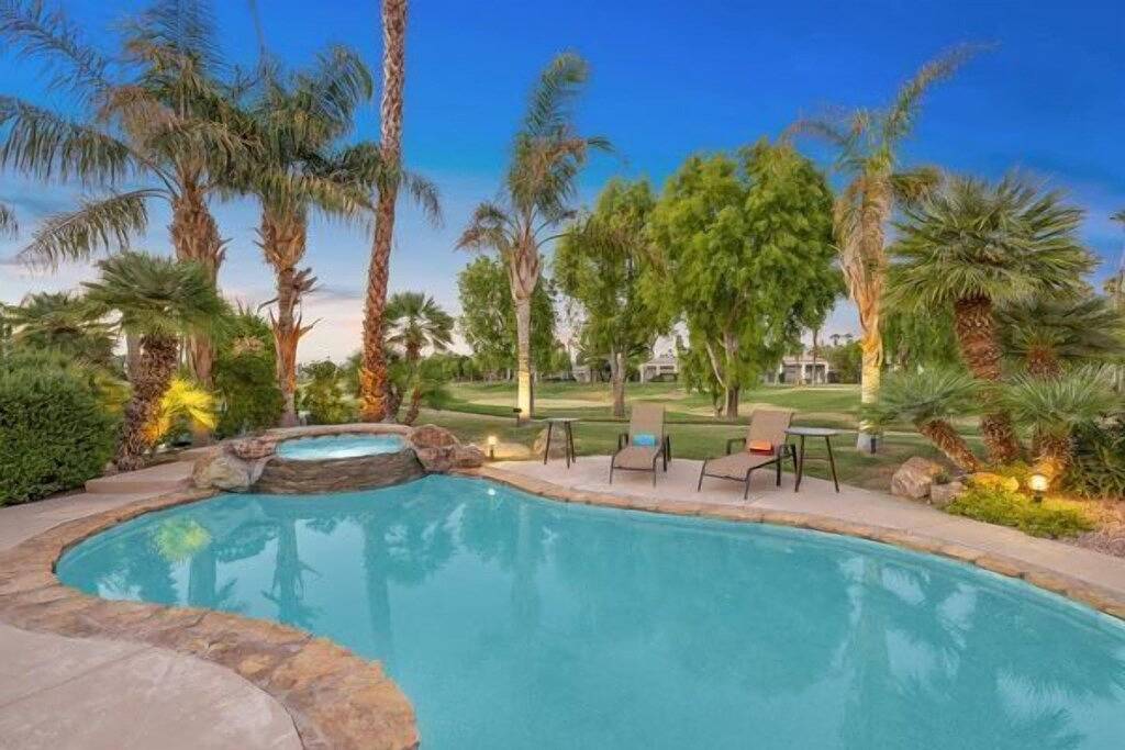 Desert Hideaway Private Pool Spa Firepit 3Br in La Quinta (CA), Coachella Valley