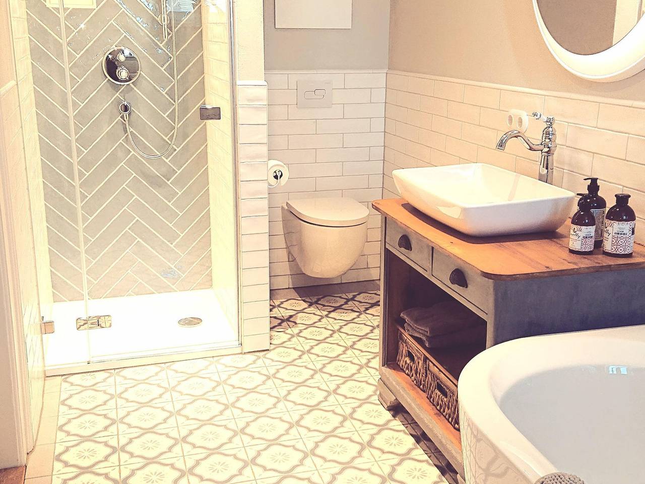 Ganze Ferienwohnung, Villa Weißbach - Haus Hilda - Ferienwohnung Charlie Chaplin in Flöha, Chemnitz und Umgebung