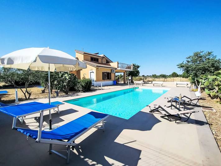 Villa pour 4 personnes, avec terrasse et piscine à Modica