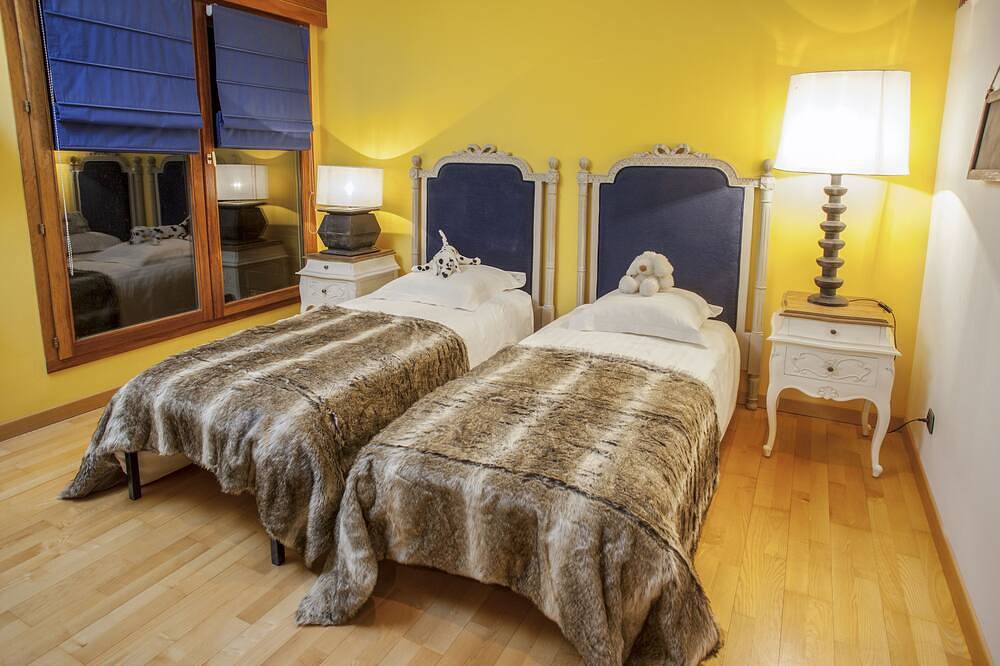 Entire apartment, Apartment-Ensuite-L'appart du château des G in Lans-en-Vercors, Parc naturel régional du Vercors