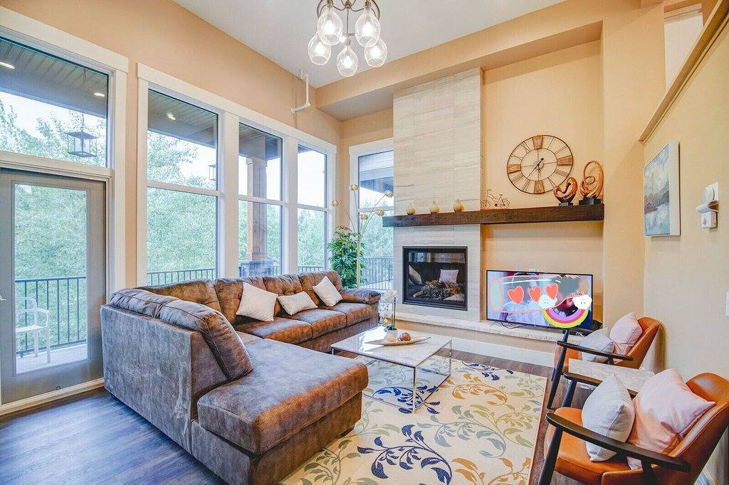 Mercer # 4, Neues modernes Luxusreihenhaus 4Br + 4. 5Bth in Canmore, Banff-Nationalpark