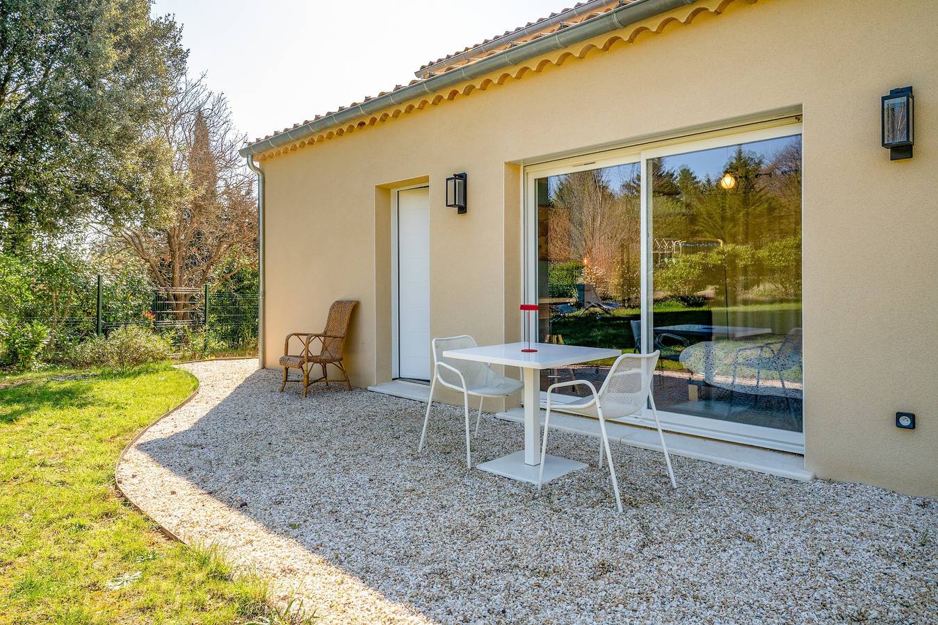 Schönes Studio in Fontarèches (Gard) mit Gemeinschaftspool, Wlan und Klimaanlage in Fontarèches, Nimes und Umgebung