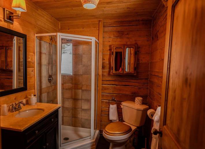 Station pour 2 personnes, avec vue et piscine ainsi que sauna et jardin dans Sainte-Rose-du-Nord - 4