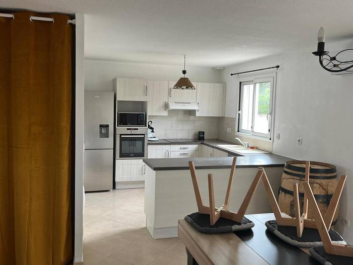 Location de vacances pour 11 personnes, avec balcon à Vinassan - 4