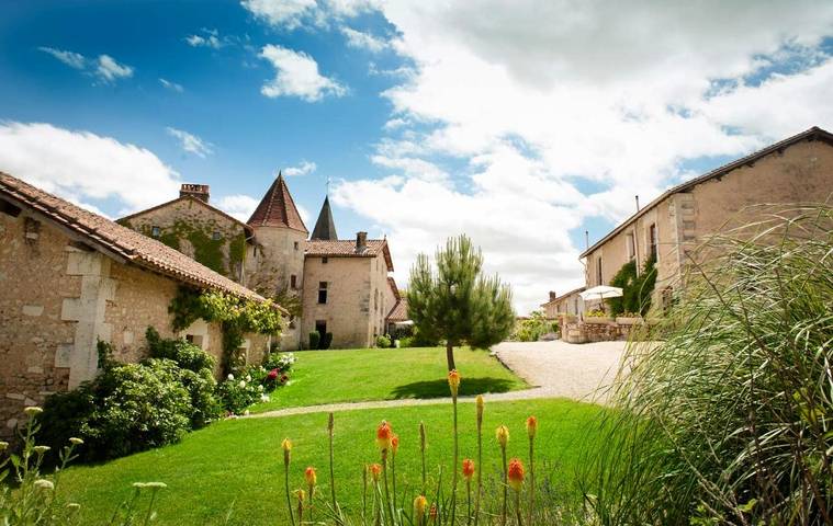 Maison de vacances pour 6 personnes, avec jardin et piscine ainsi que bassin pour enfant et vue, adapté aux familles