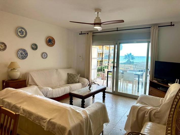 Gîte pour 8 personnes, avec piscine ainsi que terrasse et vue, animaux acceptés dans Mareny Blau - 3