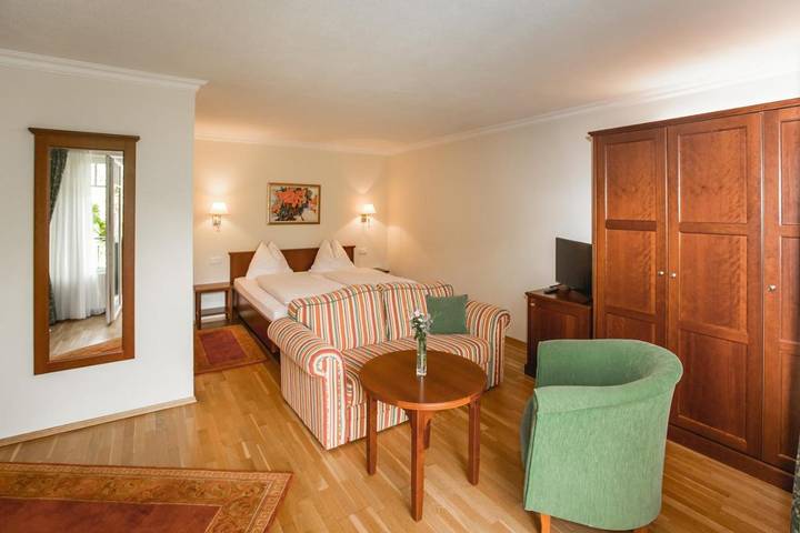 Hotel für 2 Personen, mit Balkon und Terrasse sowie Garten in St. Gilgen - 4