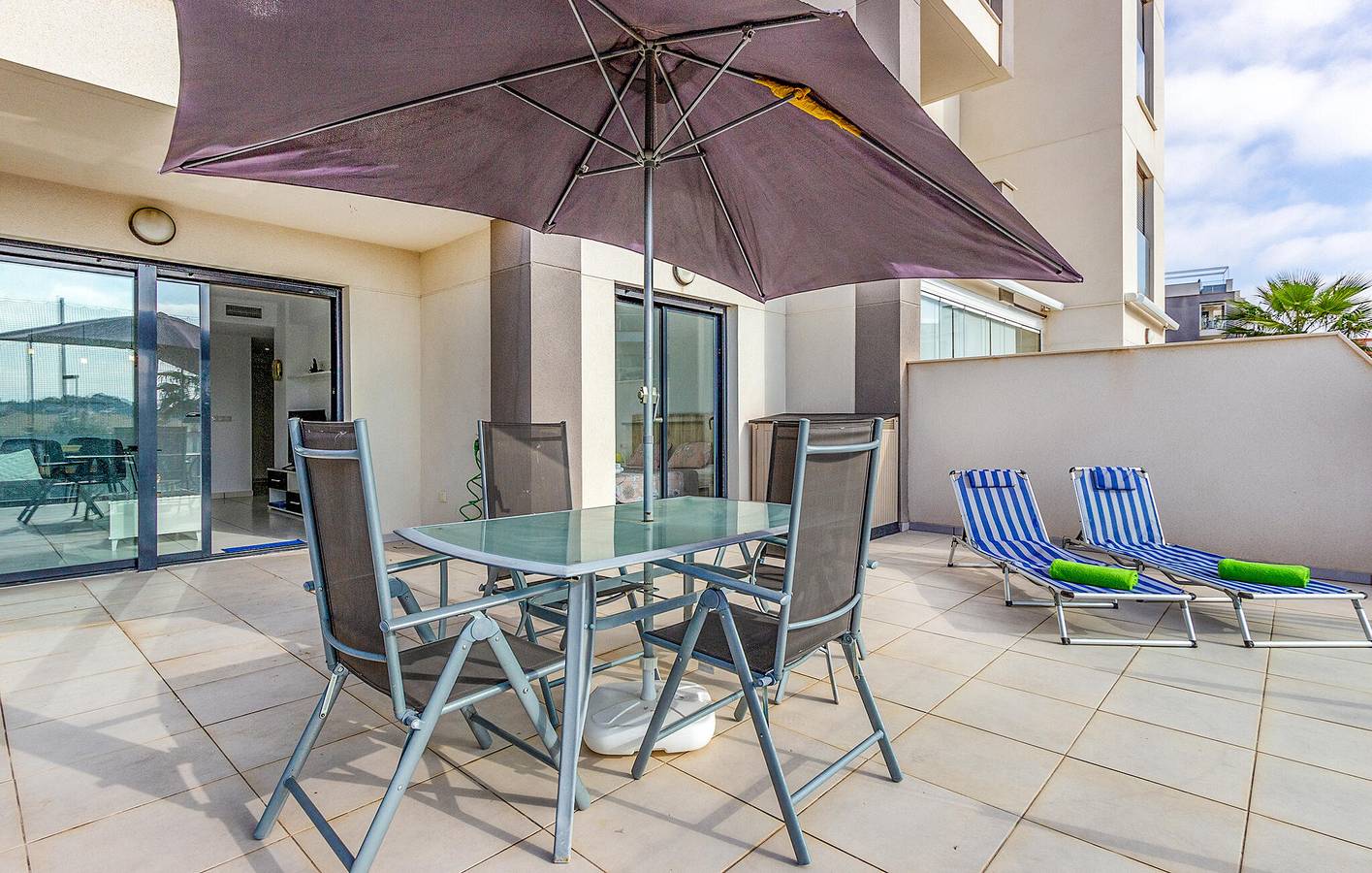 Entire holiday apartment, Modern Apartment with Pool, Terrace & WiFi, Near Fetuccini Grill in Panorama Golf, Orihuela