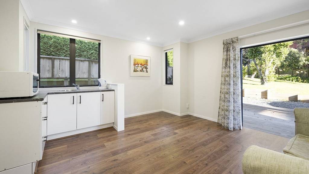 Kapiti Views - Waikanae Beach Holiday Home in Kapiti Coast District