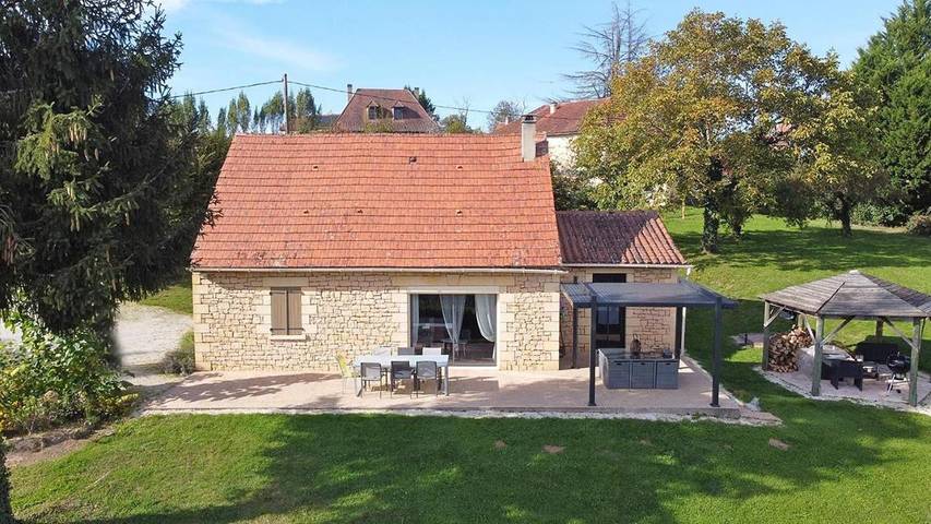 Location de vacances pour 8 personnes, avec terrasse ainsi que piscine et jardin, animaux acceptés à Marquay - 2