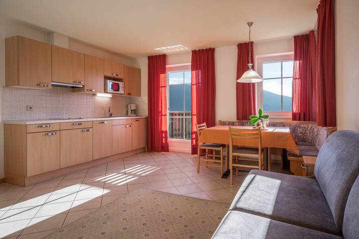 Appartamento per 5 persone, con Balcone e Giardino nonché Sauna a Terento